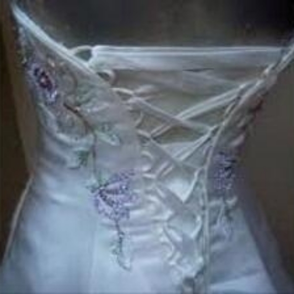 Maggie Sottero Wedding Dress - Reasonable Offers Encouraged - Picture 2 of 3